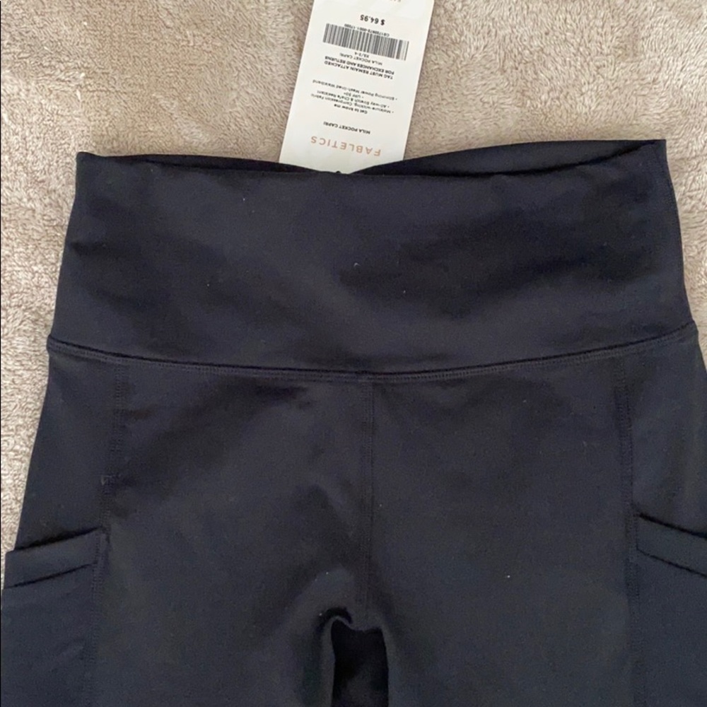 Fabletics Mila Pocket Capri